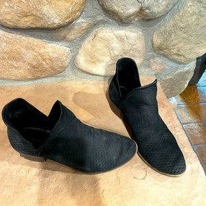 LUCKY SLIP ON SIZE 7.5